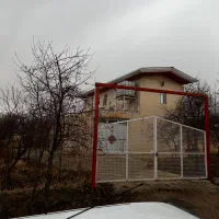 ویلا-باغ-فروشی-با180مترخونه-باغ-لوکس-برجاده-قیدار