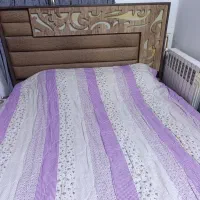 تخت دو نفره کاملا سالم با میز و آینه