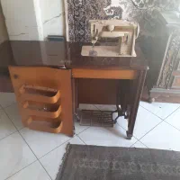 چرخ خیاطی با میز قدیمی سینگر|کلکسیون اشیاء عتیقه|تهران, صادقیه|دیوار