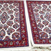 یک جفت فرش .تازه بافته شده