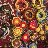 کش بافتنی.    اویز کلید.    اسکاج.