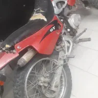 یک عدد موتور تریل مدل 85 و یک عدد پمپ باد|موتورسیکلت|آران و بیدگل, |دیوار