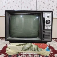 تلویزیون چوبی قدیمی با قدمت ۴۰ سال|کلکسیون اشیاء عتیقه|بافق, |دیوار