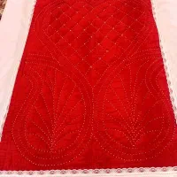 لحاف روی تخت