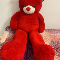 خرس عروسکی قرمز