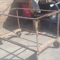 گاری چهار چرخ