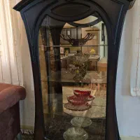 ویترین کنار سالن