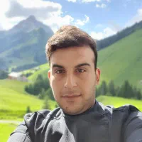 مربی و سرآشپز حرفه‌ای  متخصص آشپزی نوین مراسم VIP