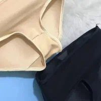 پرتز باسن|لباس|قم, چهل درخت‎|دیوار