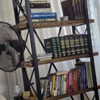 کتابخانه چوب و فلز