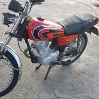 گوشی  و هوندا ۱۲۵  مزایده ای تو پارکینگ