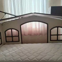 تخت و میز تحریر