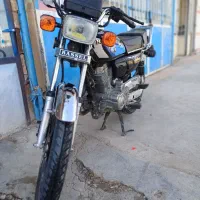 موتور سیکلت ۲۰۰ باسل