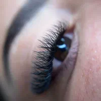 کاشت مژه تخصصی با متریال درجه یک|خدمات آرایشگری و زیبایی|شاهینشهر, خبرنگار|دیوار