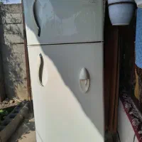 یخچال درحدنو