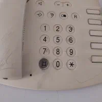 دوعدد تلفن سفید کار میکنه مشکی نیاز به تعمیر دارد