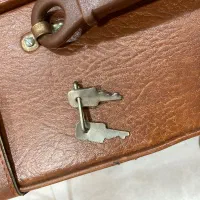 چمدان قدیمی در حد نو|کلکسیون اشیاء عتیقه|بابلسر, |دیوار