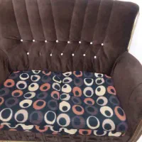 مبل هفت نفره و یک میز ناهار خوری