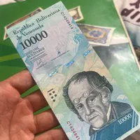 اسکناس ۱۰۰۰۰ بولیوار کشور ونزولا|کلکسیون سکه، تمبر، اسکناس|تهران, فلسطین (میدان انقلاب)|دیوار