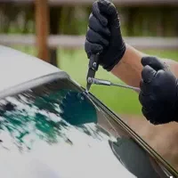 شیشه اتومبیل(نصب در محل)