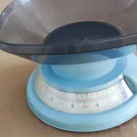 ترازو خانگی|ظروف پخت‌وپز|بومهن, |دیوار