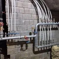 تاسیسات ساختمان. تعمیرات و نصب شیر آلات و رادیاتور|خدمات پیشه و مهارت|اصفهان, گلستان|دیوار