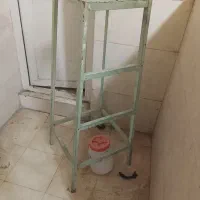 چهار پایه آهنی