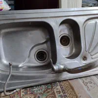 سینگ  وشیر اخوان با وسایلش