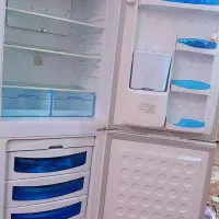 یخچال نیم فریزر کاملا سالم در حد نو