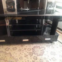 میز تلویزیون سالم وتمیز بدون شکستگی وخش وترک|میز تلویزیون|فولادشهر, B2|دیوار