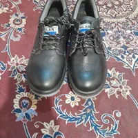 کفش کار ایمنی جلو آهنی