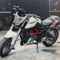 بنلی ۲۵۰ تکسیلندر