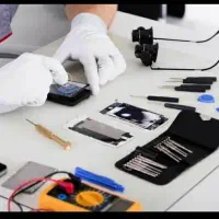 بهترین قیمت تاچ ال سی دی در یزد در جلو مشتری