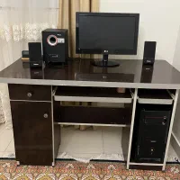 فروش کامپیوتر و میز