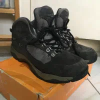 بوت ضد اب مارکدار