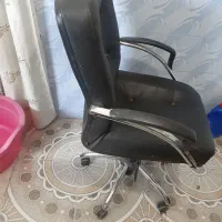 صندلی اداری جک دار وچرخ دار