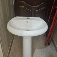 روشویی با پایه آیینه