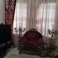 فروش مبل نیمه استیل هفت نفره همراه با پرده