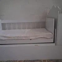 تخت نوزاد نوجوان