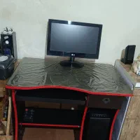 مانیتور میز کامپیوتر صندلی