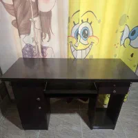 میز تحریر بسیار تمیز