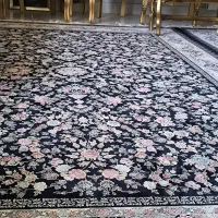 فرش سرمه ای همراه کناره ها
