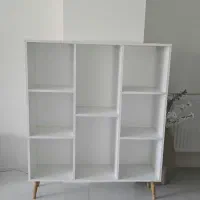 کتابخانه چوبی سفید