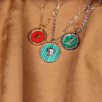 گردنبند های زیبای Versace و Louis Vuitton
