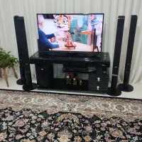 تلویزیون و میز تلویزیون