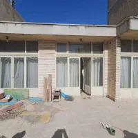 200-متر-کلنگی-درب-به-ساخت-شهیدان-شرقی