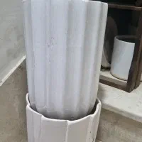 تعدادی گلدان سرامیکی با زیر گلدون هاش