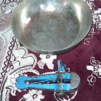 کاسه قدیمی ورشو و گیره دستی فولادی قدیمی|کلکسیون و سرگرمی|رباط‌کریم, الارد|دیوار
