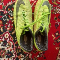 کفش چمند فوتبالی در حد نو 40شماره