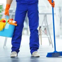 نظافتچی برای مرکز اداری آموزشی